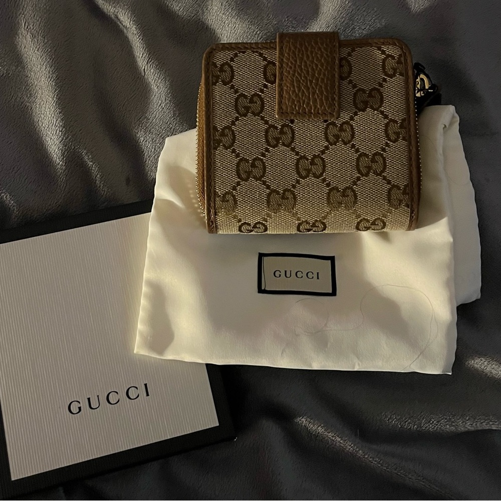 Gucci logo brown french wallet NWT